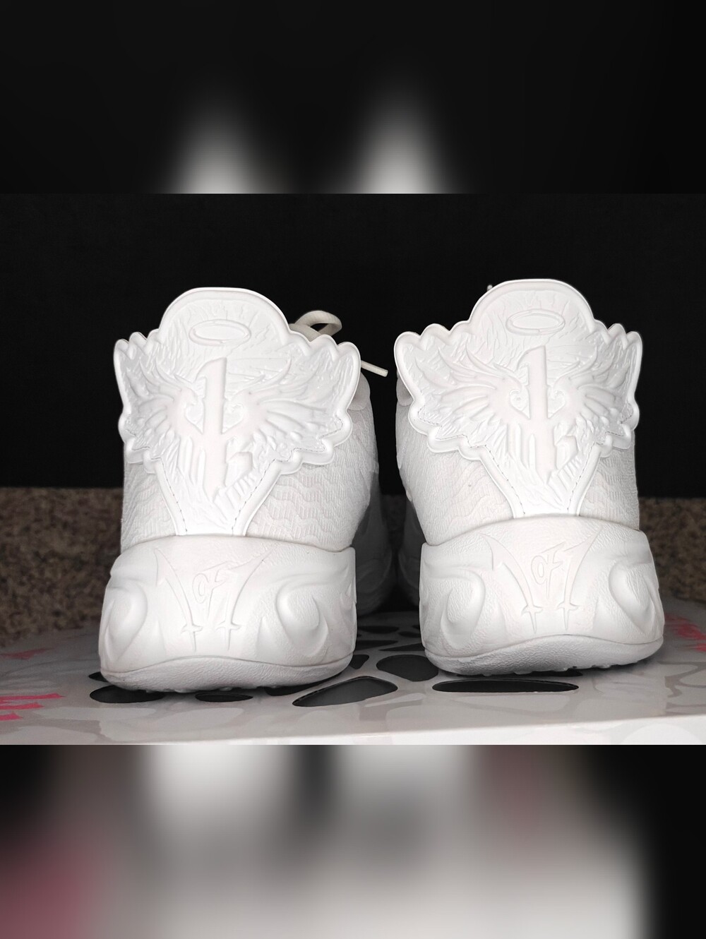 Puma LaMelo Ball MB.04 Low in the 'Icey White' colorway. - Picture 8 of 9